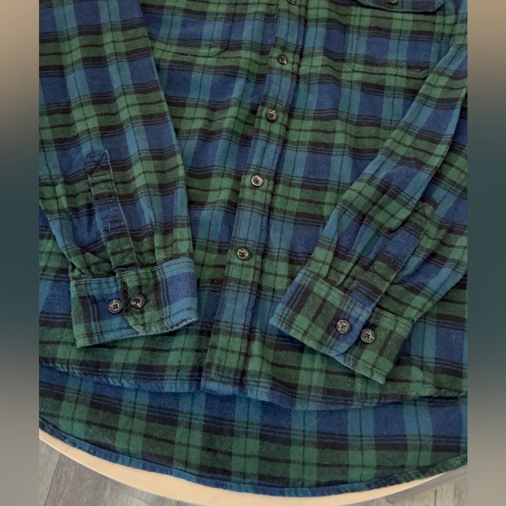 Woolrich Men’s Plaid Flannel Button Down Shirt. - Picture 2 of 10